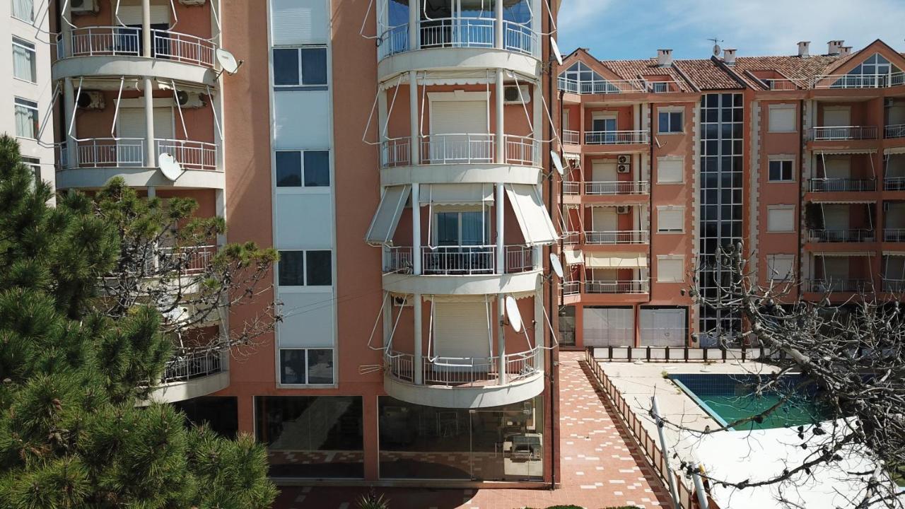 Apartment Golem  Exterior photo